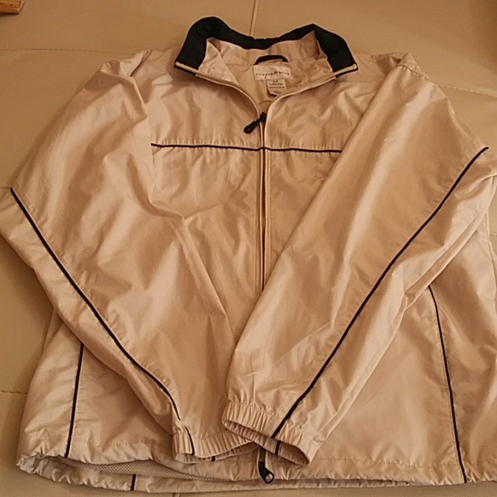 Cutter & Buck Light Weight Jacket. - Picture 2 of 7